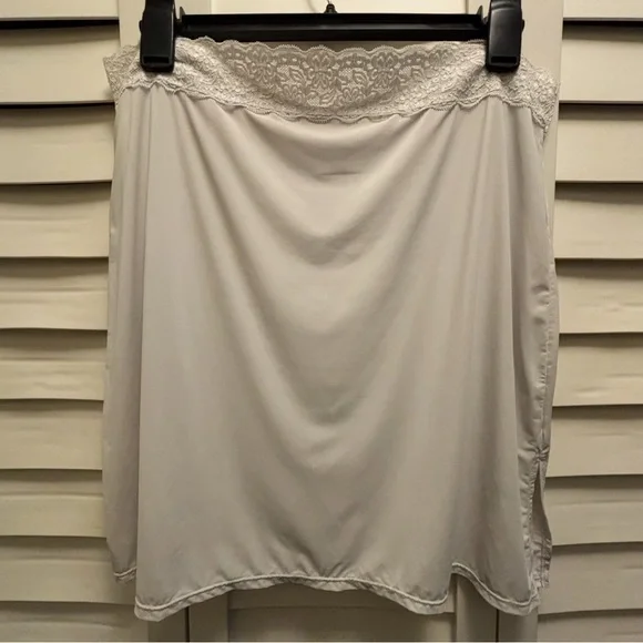 Jockey Generation Half Slip Women Large Ultralight Smoothing Lace Waist Coquette - Picture 1 of 7